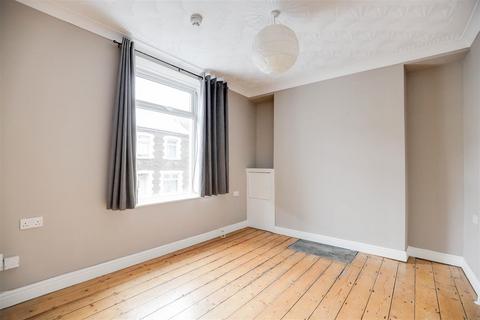 3 bedroom terraced house to rent, Tower Street, Treforest