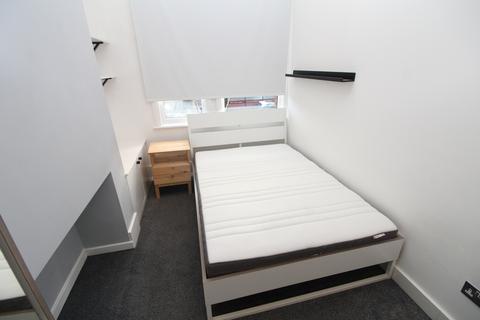 1 bedroom in a house share to rent, Broadway, Bexleyheath DA6