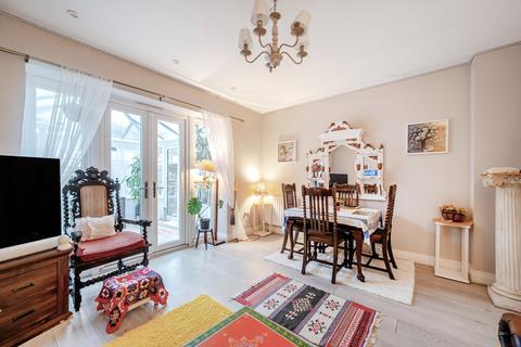 2 bedroom end of terrace house for sale, Old Halliford Place, Shepperton, TW17