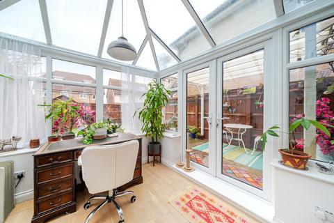 2 bedroom end of terrace house for sale, Old Halliford Place, Shepperton, TW17