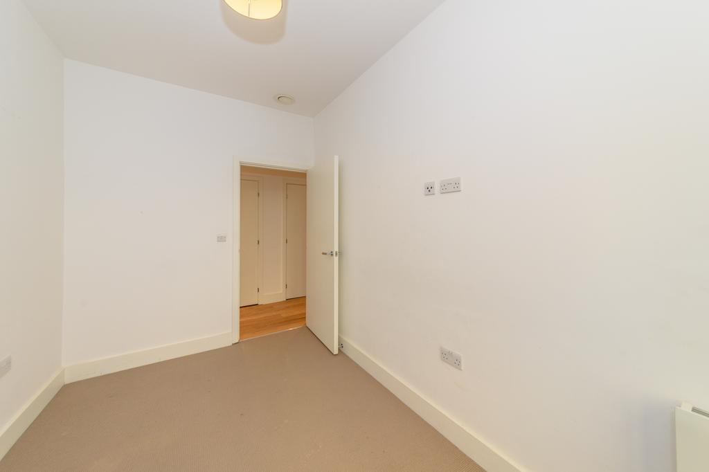 Small bedroom2