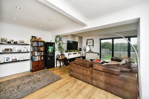4 bedroom semi-detached house for sale, Grassmere Avenue, Peacehaven BN10