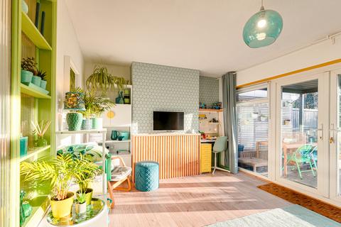 3 bedroom semi-detached house for sale, Carlton Avenue, Westcliff-on-sea, SS0