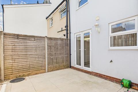 2 bedroom terraced house to rent, Rosehill Street, Cheltenham GL52