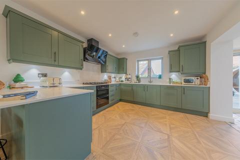 4 bedroom detached house for sale, Market Harborough LE16