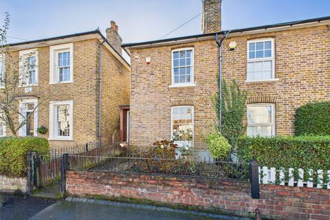 2 bedroom semi-detached house to rent, Park Road, Hampton Wick