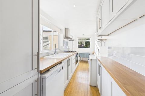 2 bedroom semi-detached house to rent, Park Road, Hampton Wick