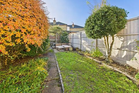 2 bedroom semi-detached house to rent, Park Road, Hampton Wick