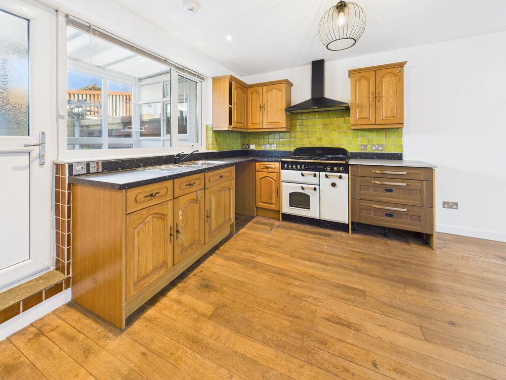 Kitchen / Living Area