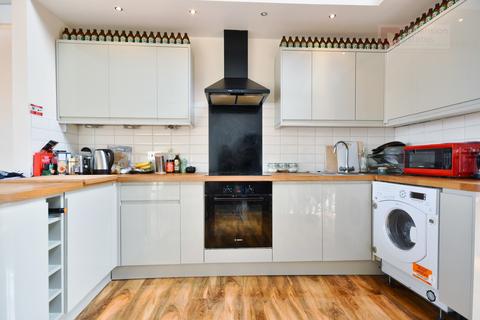 undefined, Newark Street, Whitechapel, Aldgate, London, E1