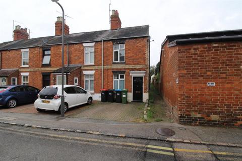 2 bedroom terraced house to rent, King Street, Stony Stratford, Milton Keynes, MK11 1EE