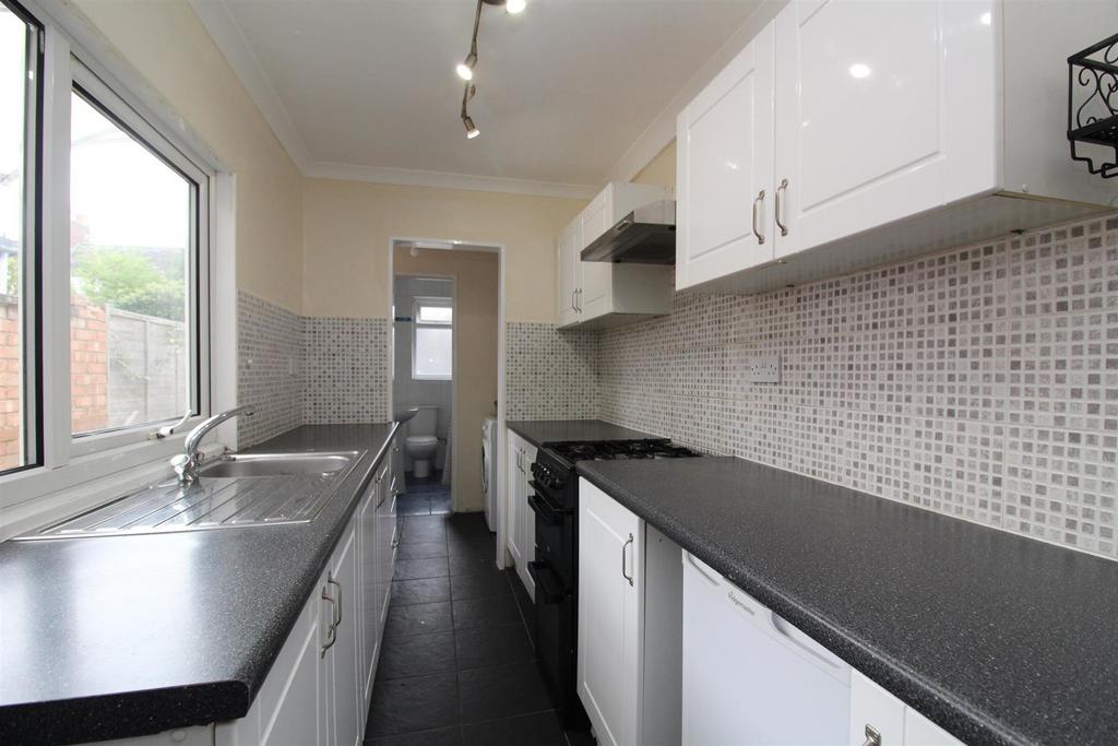 Kitchen 1.JPG