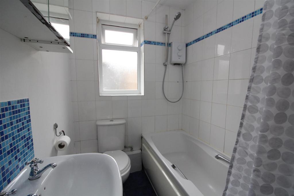 Bathroom.JPG