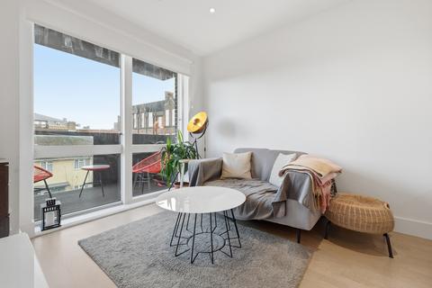 1 bedroom apartment for sale, Vespucci Court, Aston Street, London E14