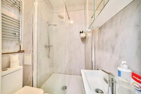 1 bedroom apartment to rent, The Pavement, London, SW4