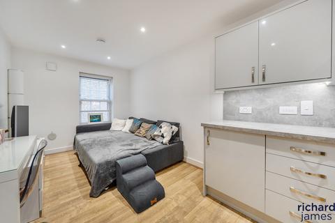 2 bedroom flat for sale, Swindon SN1