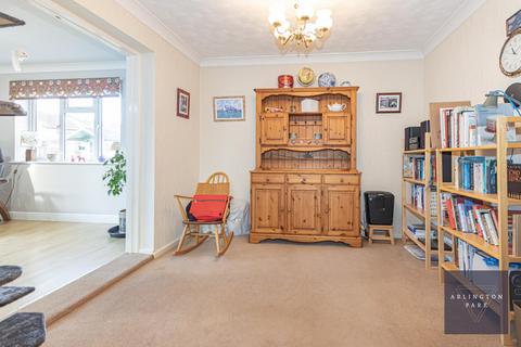 3 bedroom bungalow for sale, Millers Way, Norwich NR10