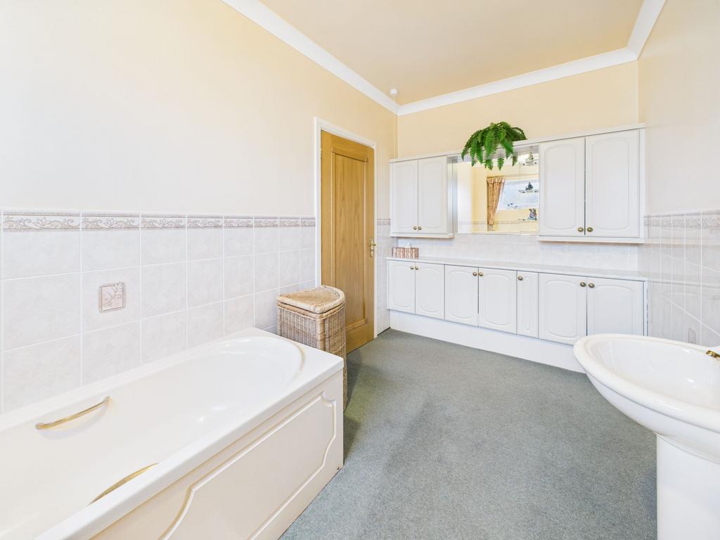 Ground Floor Bathroom
