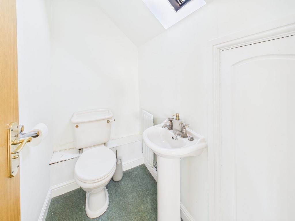 En-suite Wc (to Bedroom Two)