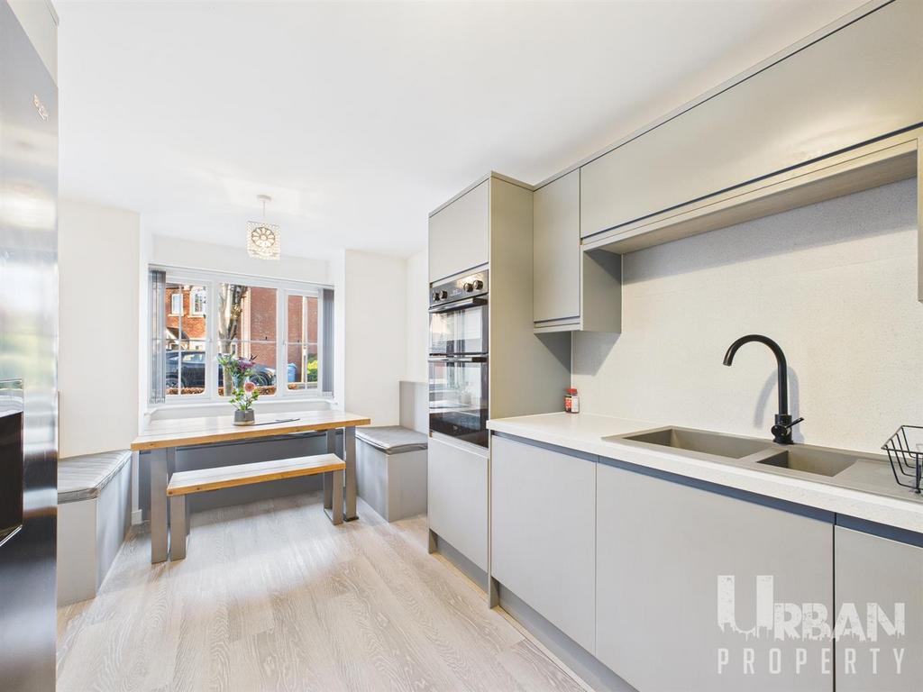 CAM03038 G0-PR0210-STILL014.jpg