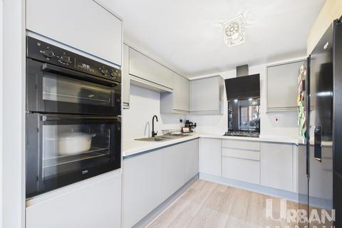 4 bedroom detached house for sale, Risholme Way, Hull