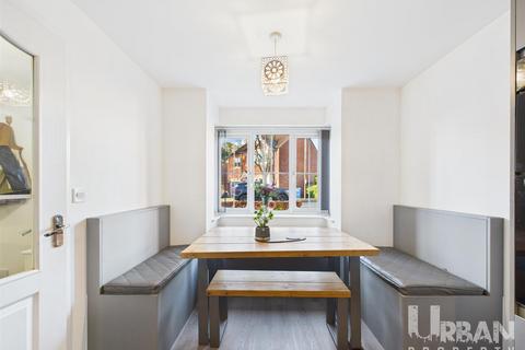 4 bedroom detached house for sale, Risholme Way, Hull
