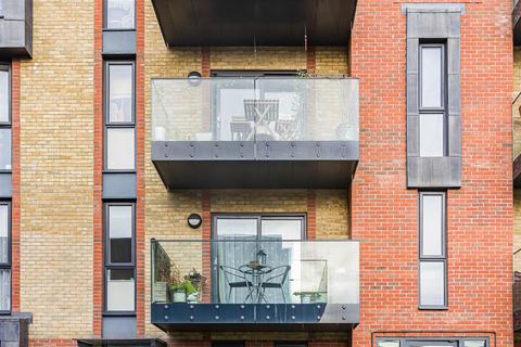 2 bedroom flat for sale, 1 Robert Parker Road, Reading