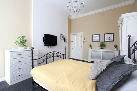 1 bedroom in a house share to rent, 94 Bath Road, Cheltenham GL53
