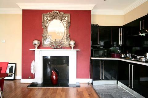 1 bedroom in a house share to rent, 94 Bath Road, Cheltenham GL53