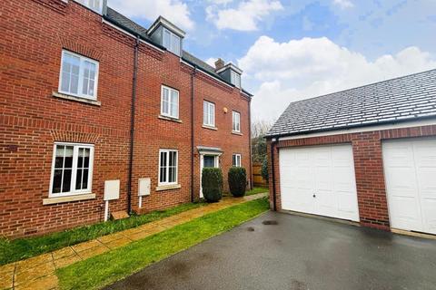 3 bedroom semi-detached house for sale - Howards Way, Moulton NN3