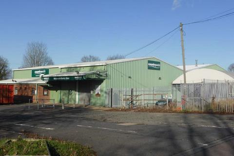 Retail property (high street) to rent, Snitterfield Rd Bearley CV37 0SA