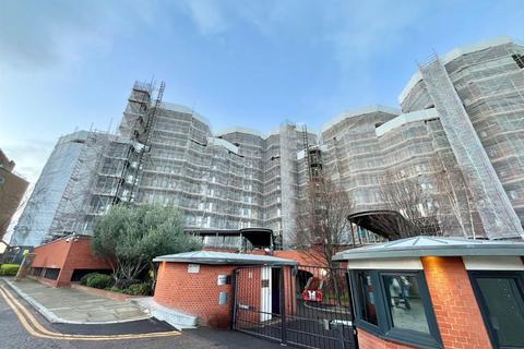 2 bedroom flat to rent, Arnhem Place, London E14