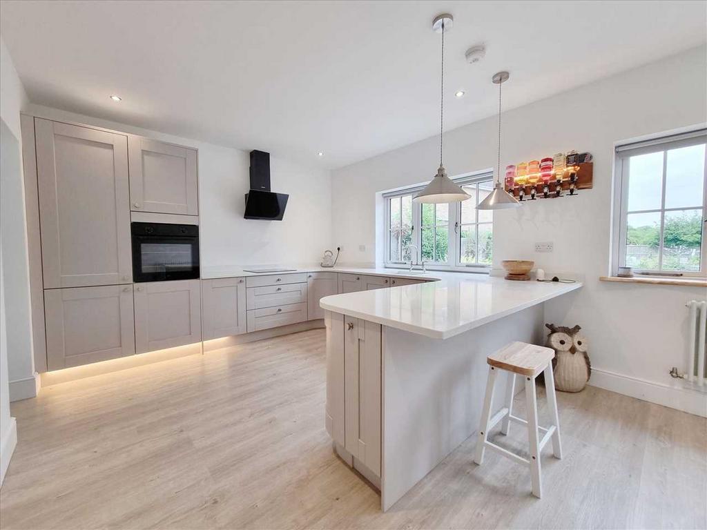 Kitchen Area: