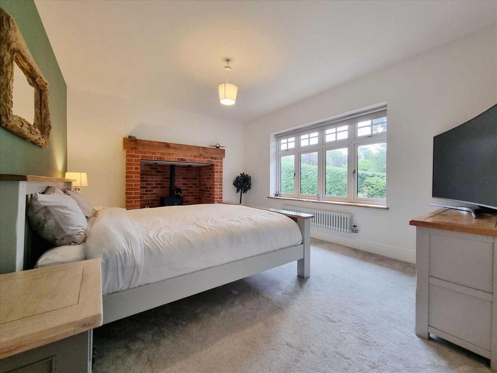 Bedroom 1: