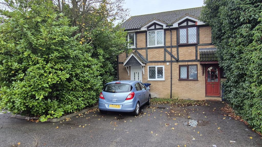4 Bedroom End Terrace House
