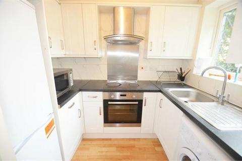 4 bedroom end of terrace house for sale, Magpie Close, Colindale