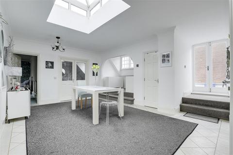 2 bedroom penthouse for sale, Edwalton Hall, Village Street, Edwalton NG12