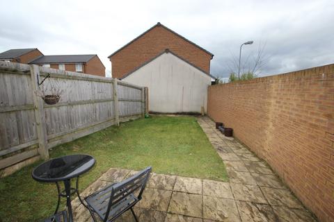 2 bedroom house to rent, Caer Castell Place, Rumney, CF3