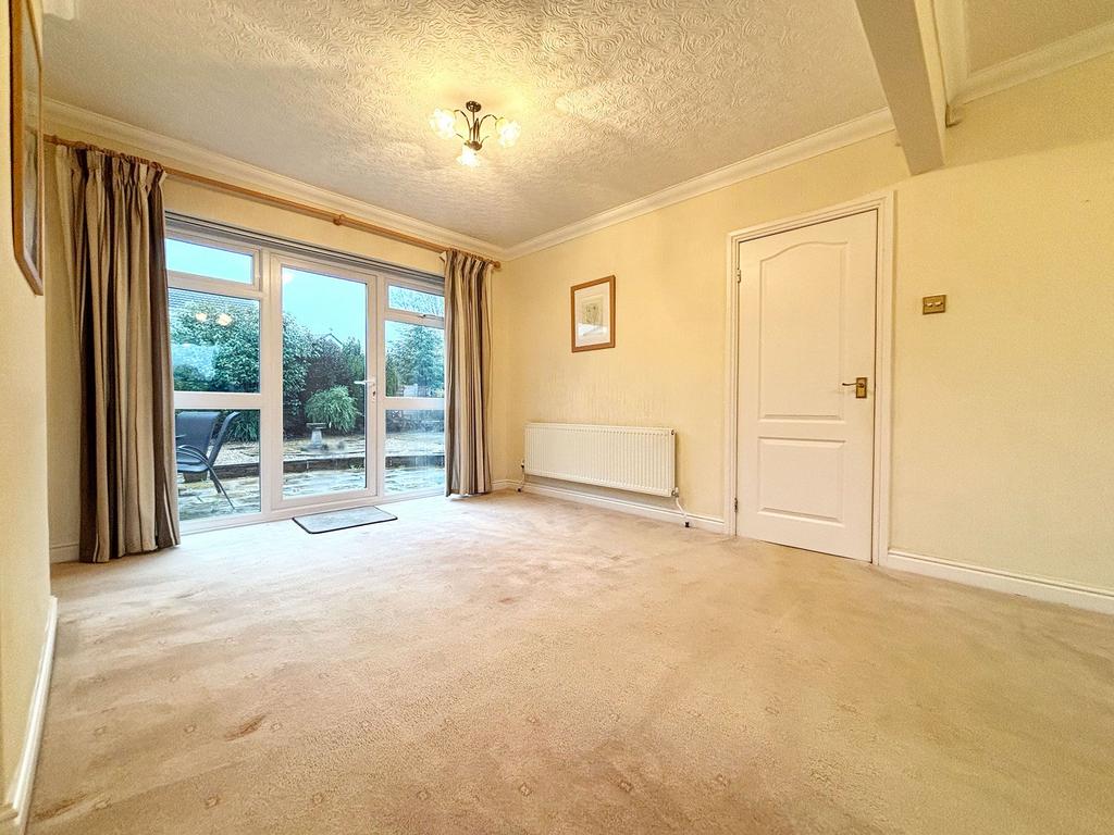 Dining / lounge
