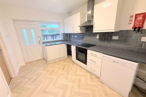 2 bedroom terraced house to rent, Rooley Banks, Sowerby Bridge HX6