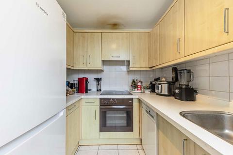 2 bedroom flat to rent, Abbey Road, London NW8