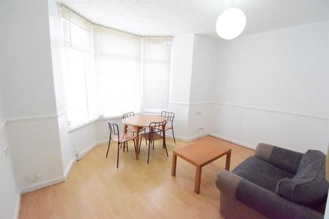 2 bedroom ground floor flat to rent, Cyril Crescent, Cardiff
