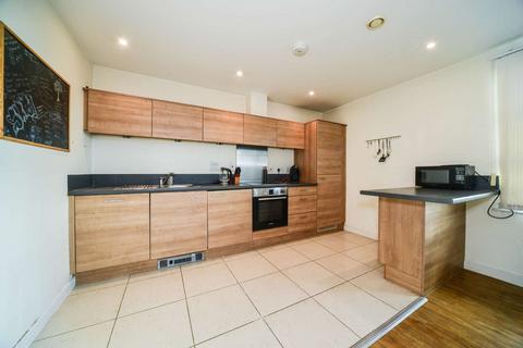 2 bedroom flat to rent, 590 Commercial Road, Limehouse, London