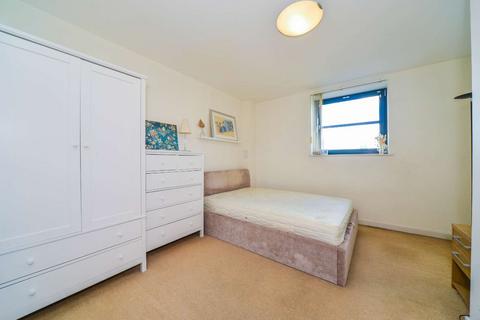 2 bedroom flat to rent, 590 Commercial Road, Limehouse, London