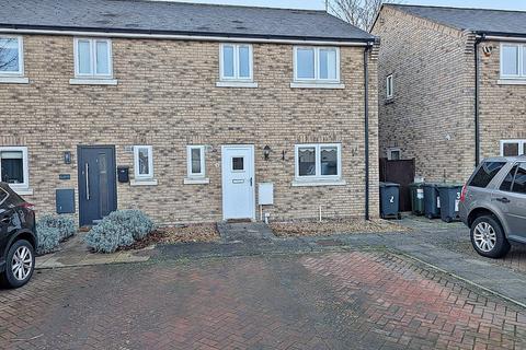 3 bedroom semi-detached house to rent, White Horse Mews, Flitwick