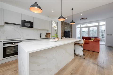 3 bedroom flat for sale, Jeddo Road, Shepherd's Bush W12