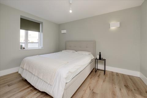 3 bedroom flat for sale, Jeddo Road, Shepherd's Bush W12