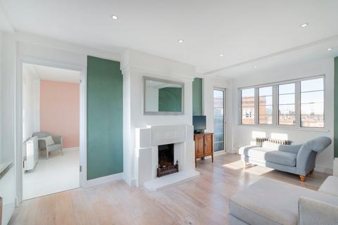 3 bedroom flat to rent, Chiswick Village, London W4