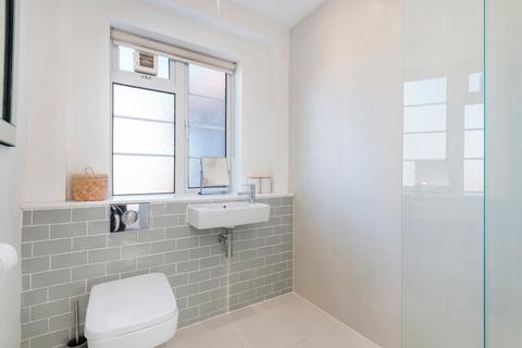 3 bedroom flat to rent, Chiswick Village, London W4