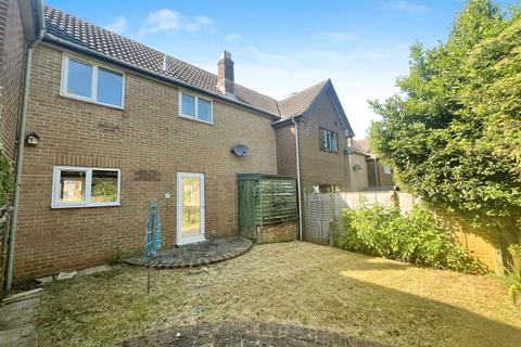 2 bedroom terraced house to rent, Jeals Lane, PO36